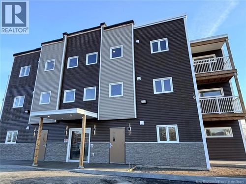 30 Barker St, Saint John, NB, E2K | Card Image