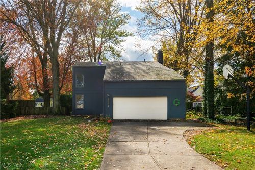 31117 Walker Rd, Bay Village, OH, 44140-1407 | Card Image