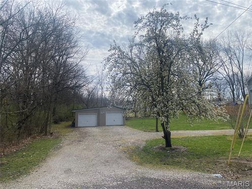 1016 E Oak St, Greenville, IL, 62246-1392 | Card Image