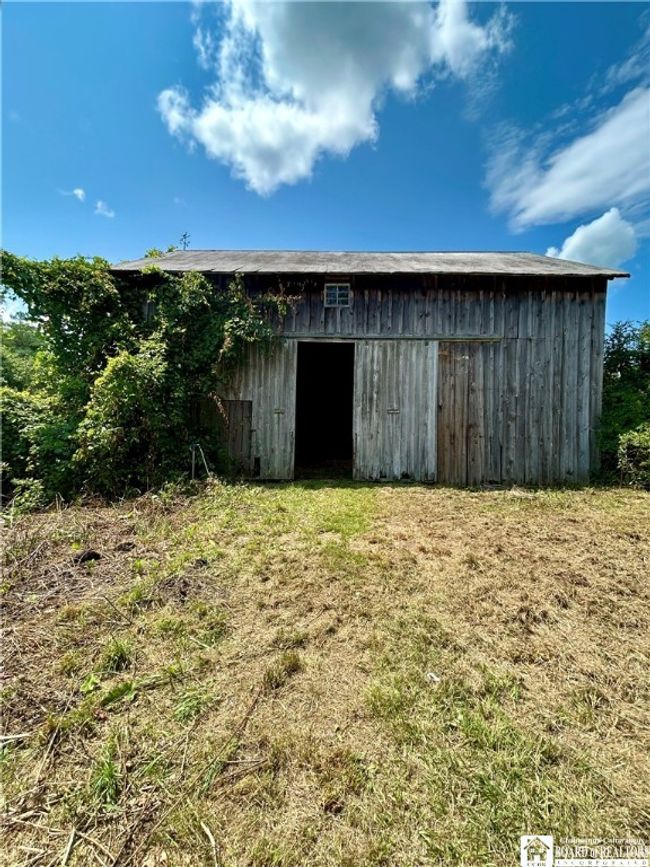 42' x 45' Barn | Image 31