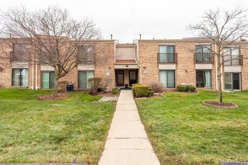 building-6-17981 University Park Drive, Livonia, MI, 48152 | Card Image