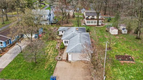 10543 Wildwood Cir, Richland, MI, 49083-8520 | Card Image