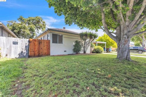 621 Paseo Del Rio, San Lorenzo, CA, 94580-1511 | Card Image