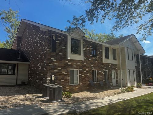 8d-8 Denver Ct, Coram, NY, 11727-1504 | Card Image