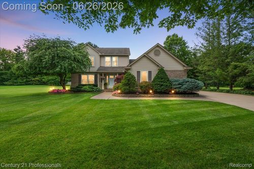 4683 Fox Chase Dr, White Lake, MI, 48383-1682 | Card Image
