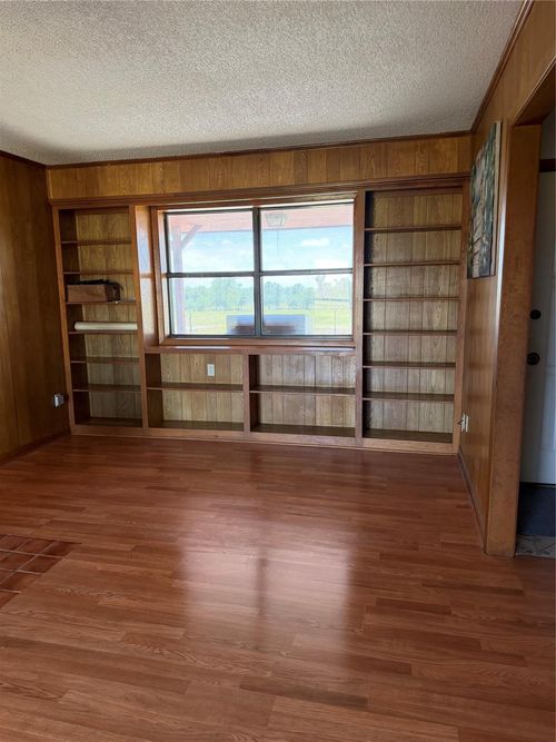 923 County Road 138, Cameron, TX, 76520-3618 | Card Image