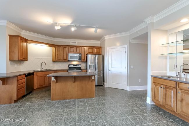 UNIT-402 - 4425 Arendell St, Condo with 3 bedrooms, 3 bathrooms and null parking in Morehead City NC | Image 23