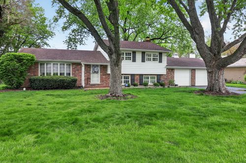 8607 Main St, Downers Grove, IL, 60516-4814 | Card Image