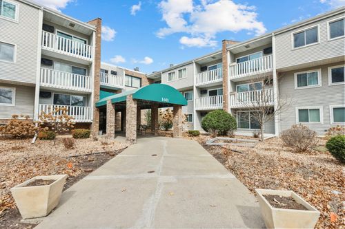 apt-353-1601 N Innsbruck Dr, Fridley, MN, 55432-6067 | Card Image