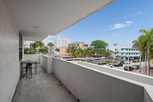 202-4301 Collins Ave, Miami Beach, FL, 33140-3220 | Card Image