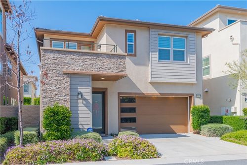 111 Swift, Irvine, CA, 92618 | Card Image