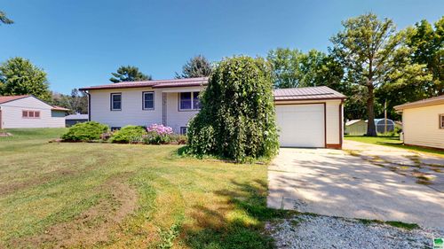 724 S Main St, Holstein, IA, 51025-5034 | Card Image