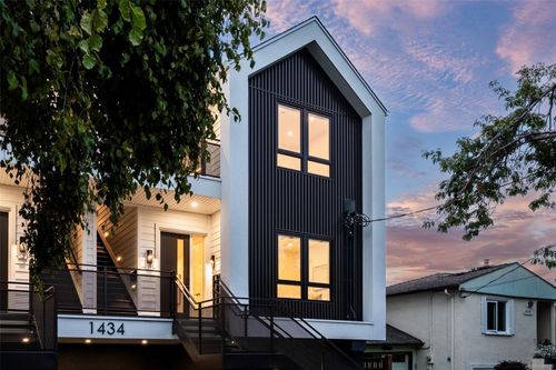 2-1434 Brooke St, Victoria, BC, V8S1M3 | Card Image
