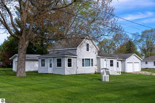 322 E Osceola Avenue, Reed City, MI, 49677 | Card Image