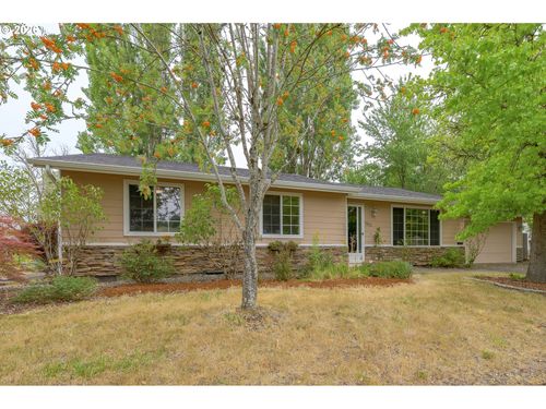 1801 Tamarack St, McMinnville, OR, 97128-7413 | Card Image
