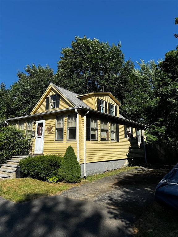 Ardmore Rd, Dedham, MA 02026