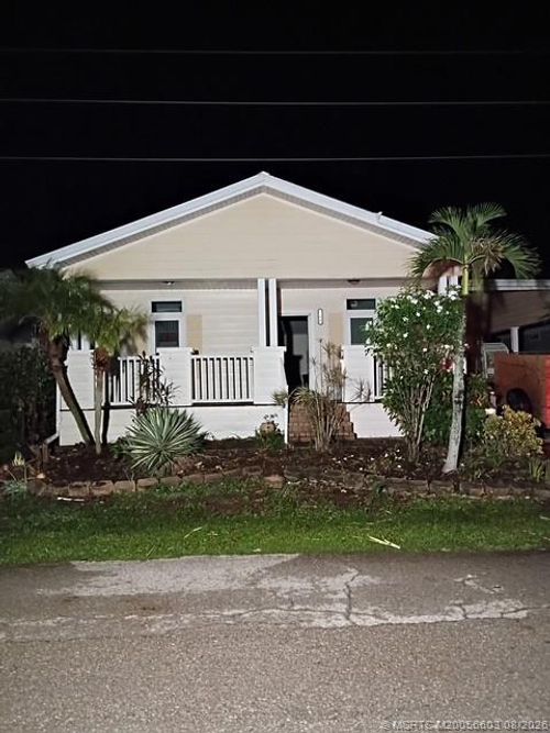 746 Pirates Rest Road, North Fort Myers, FL, 33903 | Card Image