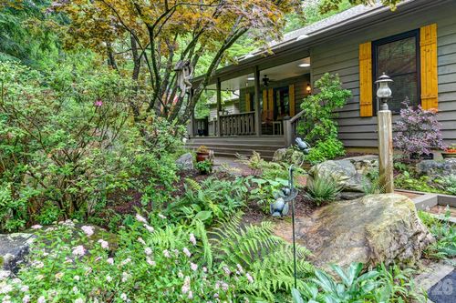 29 Shadow Brook Dr, Flat Rock, NC, 28731-9514 | Card Image