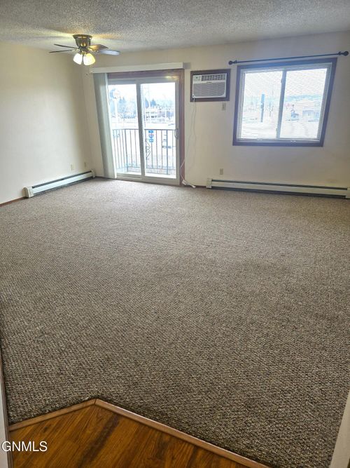 1112 Portland Dr, Bismarck, ND, 58504-6391 | Card Image