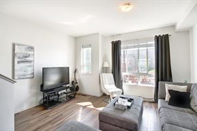 960 Sherwood Blvd Nw, Home with 3 bedrooms, 2 bathrooms and 2 parking in Calgary AB | Image 21