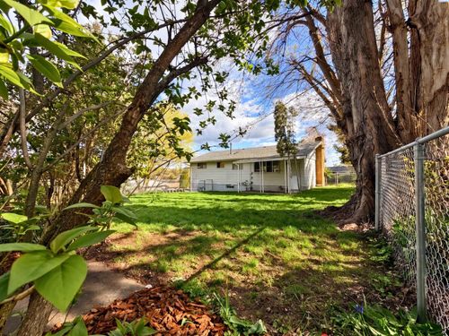 220 Nw Timothy St, Pullman, WA, 99163-3415 | Card Image