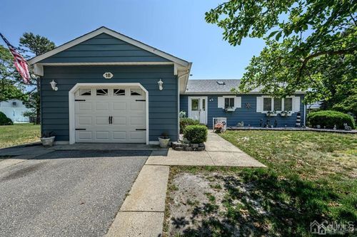 18 Saint Tropez Court, Berkeley, NJ, 08757 | Card Image