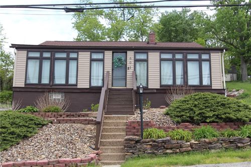 601 Keystone St, Greensburg, PA, 15601-4329 | Card Image