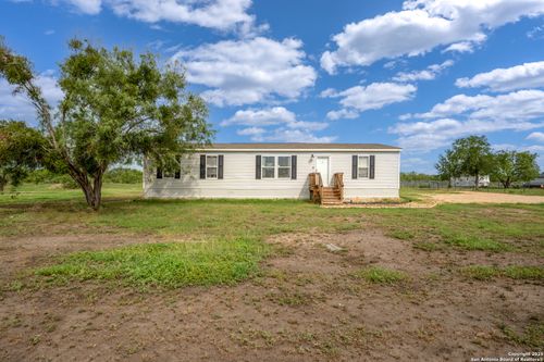 16486 Fm 775, Floresville, TX, 78114-6834 | Card Image