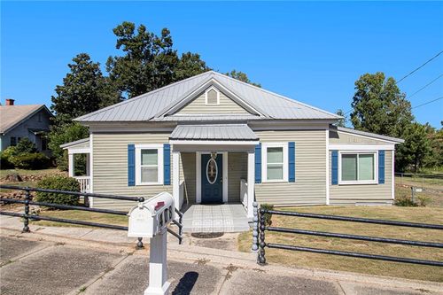 408 Broad St, Manchester, GA, 31816-2103 | Card Image
