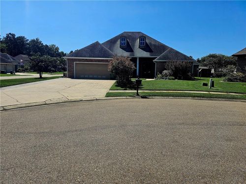 669 Lake Iberville Court, Ponchatoula, LA, 70454 | Card Image