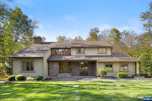 1090 High Mountain Rd, Franklin Lakes, NJ, 07417-1218 | Card Image