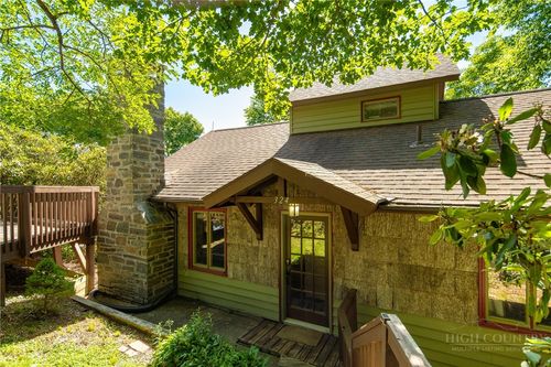 324 Celestial Dr, Blowing Rock, NC, 28605-9132 | Card Image