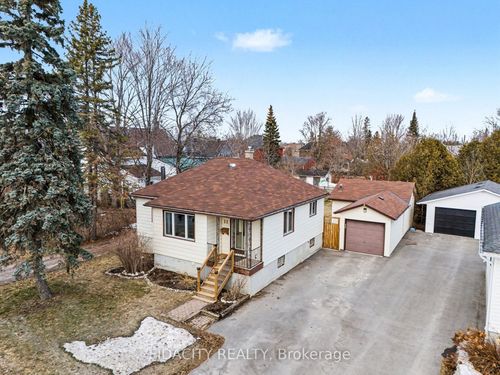 11 Caldwell St, Carleton Place, ON, K7C3A7 | Card Image