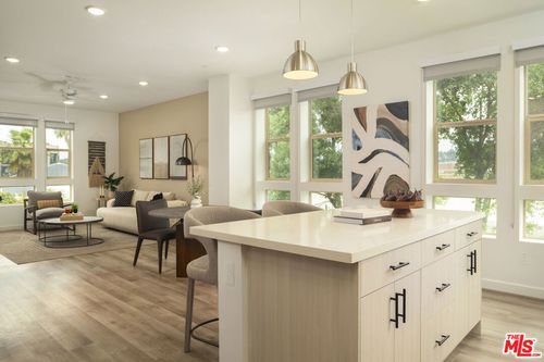 2700 N Current Way, Los Angeles, CA, 90039-1141 | Card Image