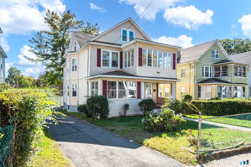 33-35 Sharon St, Hartford, CT, 06112 | Card Image