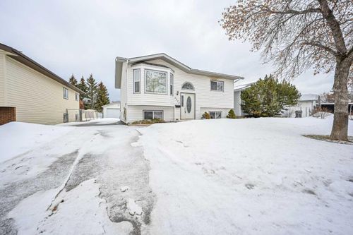 6325 Poplar Dr, Grande Prairie, AB, T8W2G4 | Card Image