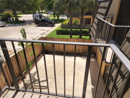 2706-2706 27th Way, West Palm Beach, FL, 33407-6729 | Card Image