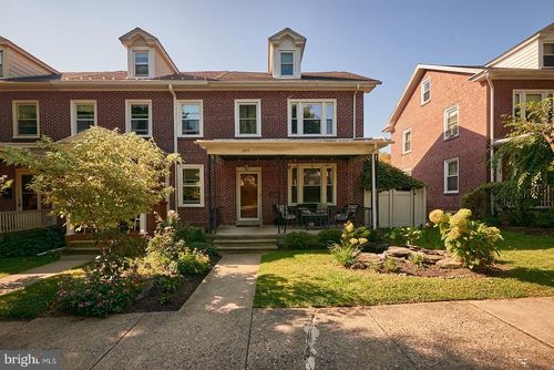 394 Pine St, WEST READING, PA, 19611-1335 | Card Image