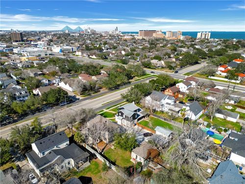 521 Del Mar Blvd, Corpus Christi, TX, 78404-2905 | Card Image