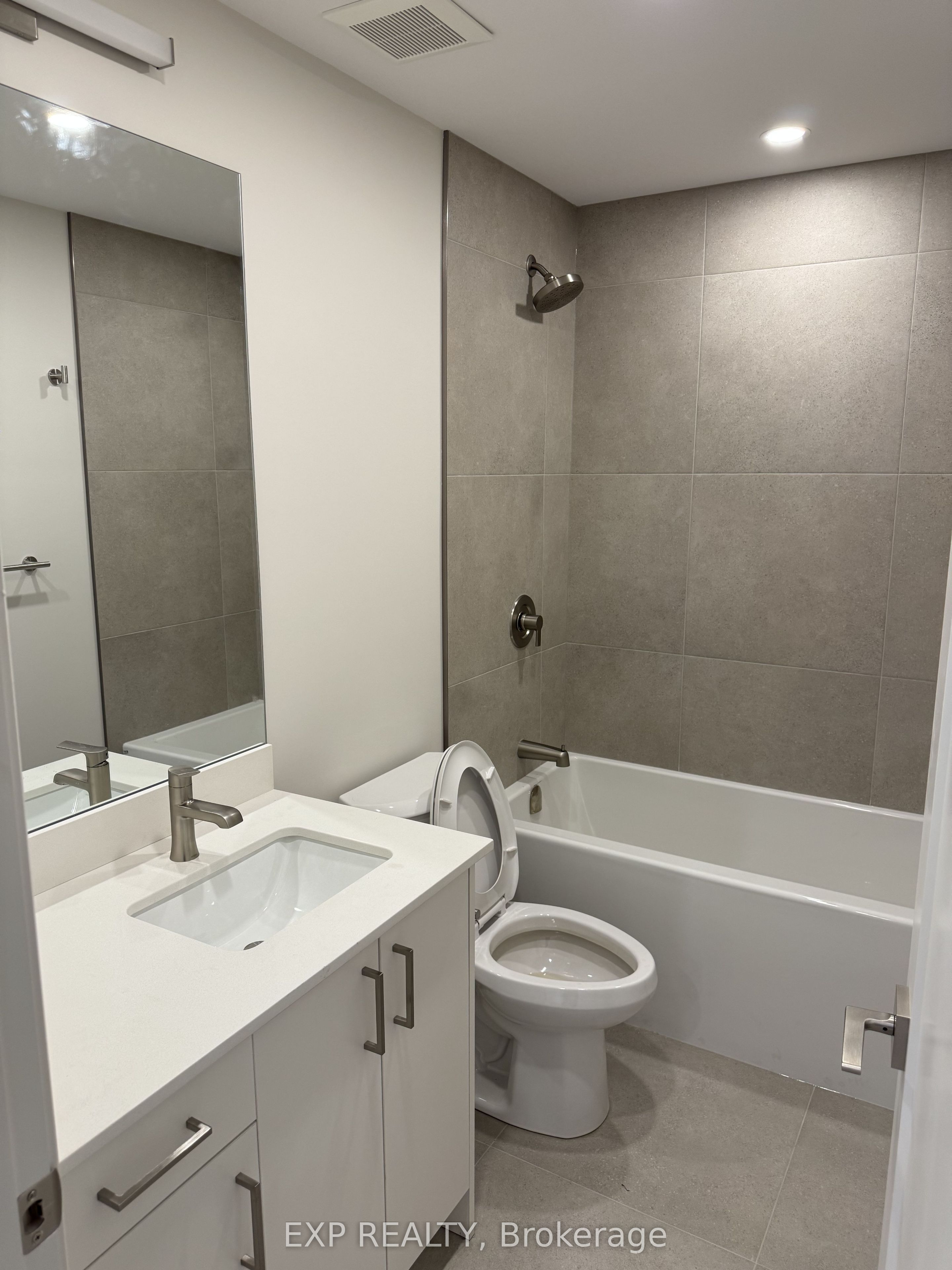 Residential Lease in Carlington - Central Park 5