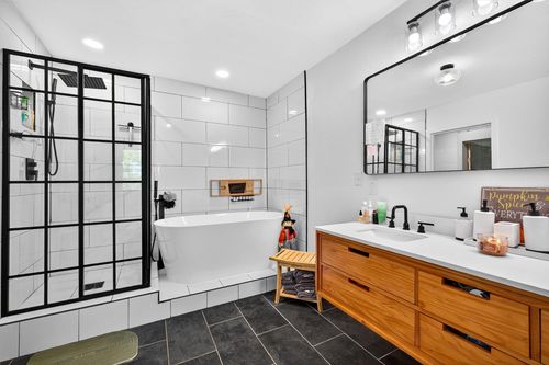 1031 W Acheson St, Denison, TX, 75020-6013 | Card Image