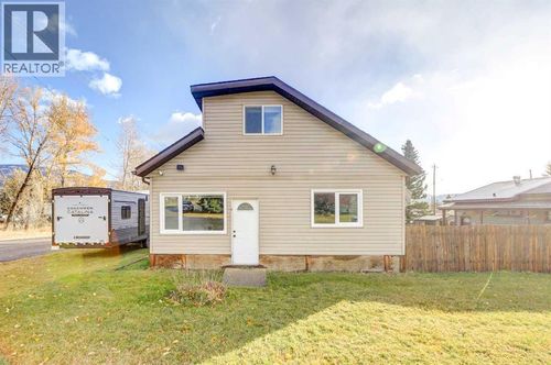 22901 10 Avenue, Hillcrest, AB, T0L1C0 | Card Image