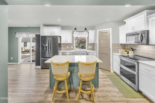 3802 Amity Cir Se, Mandan, ND, 58554-6499 | Card Image