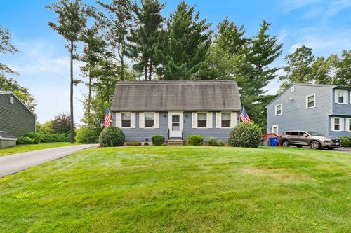 4-8 Saint Andrews Cir, Nashua, NH, 03062-3725 | Card Image