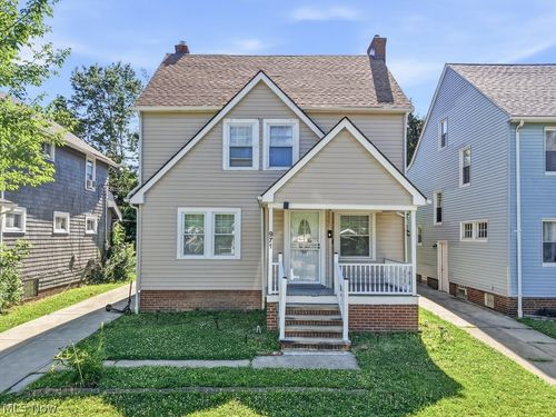 971 Pembrook Rd, Cleveland Heights, OH, 44121-1401 | Card Image