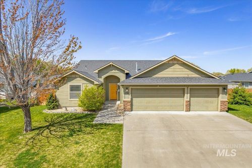 1061 Sw Independence, Mountain Home, ID, 83647-5170 | Card Image