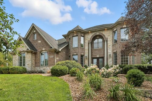 5N175 Oak Hill Dr, St. Charles, IL, 60175-7873 | Card Image