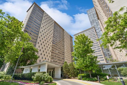 apt-1612-3950 N Lake Shore Dr, Chicago, IL, 60613-3498 | Card Image