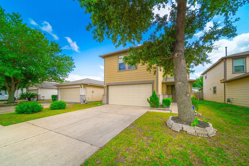 Pale Ivy Ln, Houston, TX 77072
