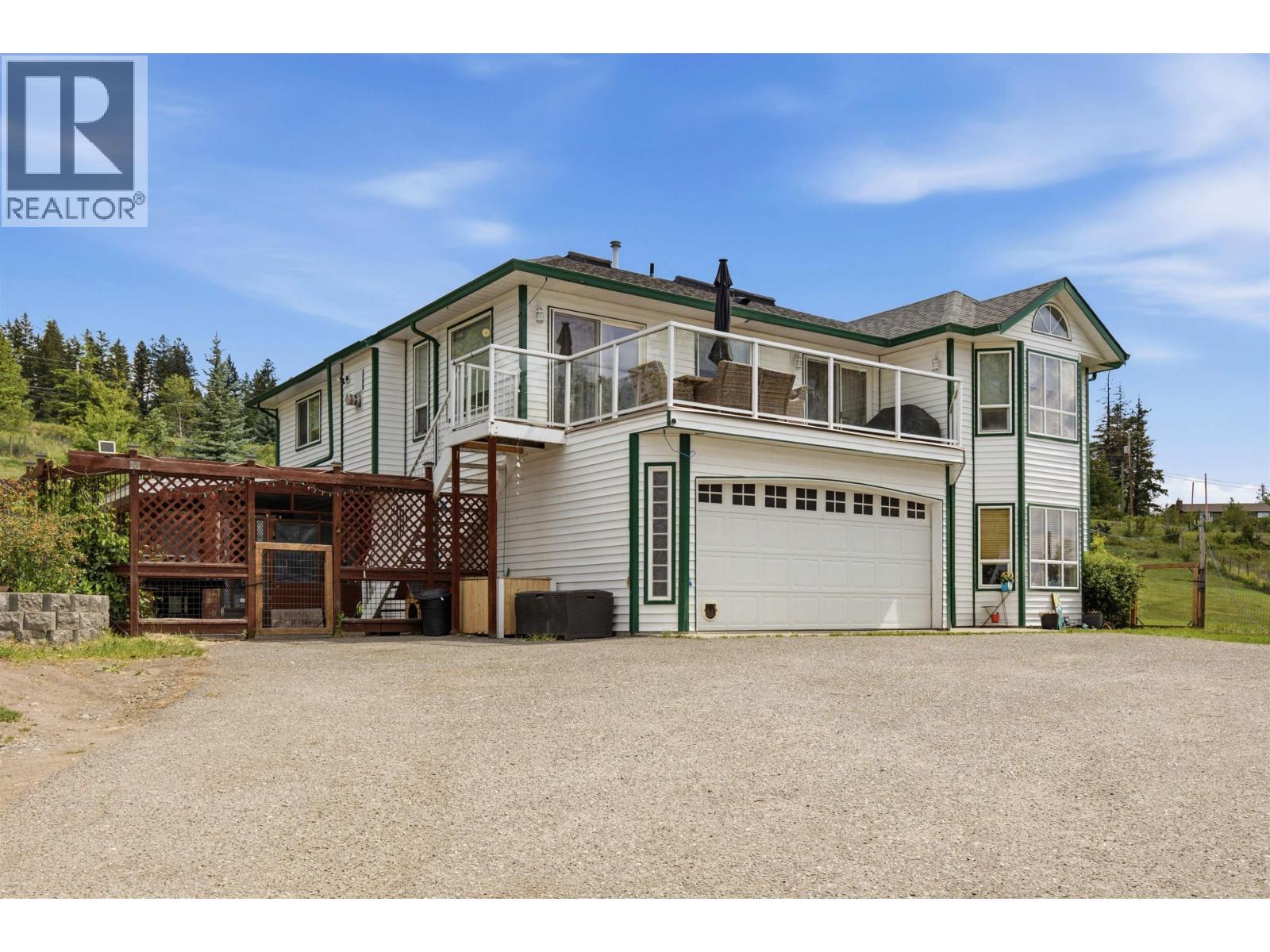 Residential in 150 Mile House 2